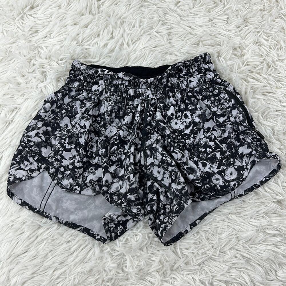 Lululemon Tracker Short V (4") Mash Up White Black / Black